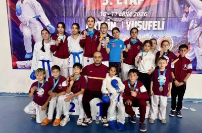Yusufeli'ndeki Karate Şampiyonasında 1461 Fight Club Zirvede Yer Aldı