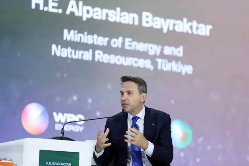 Bakan Bayraktar Suudi Arabistan'da Küresel Enerji Vizyonunu Paylaştı