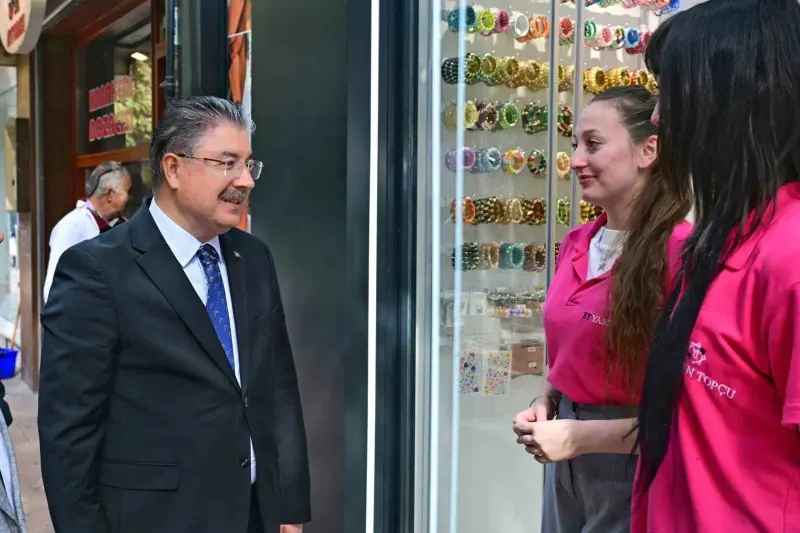 Eskişehir Valisi Dr. Erdinç Yılmaz İsmet İnönü Caddesi Esnafıyla Bir Araya Geldi
