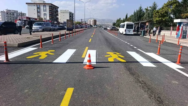 Adıyaman'da Asfalt Çalışmaları Tamamlanan Yollarda Güvenlik Önlemleri Artırılıyor