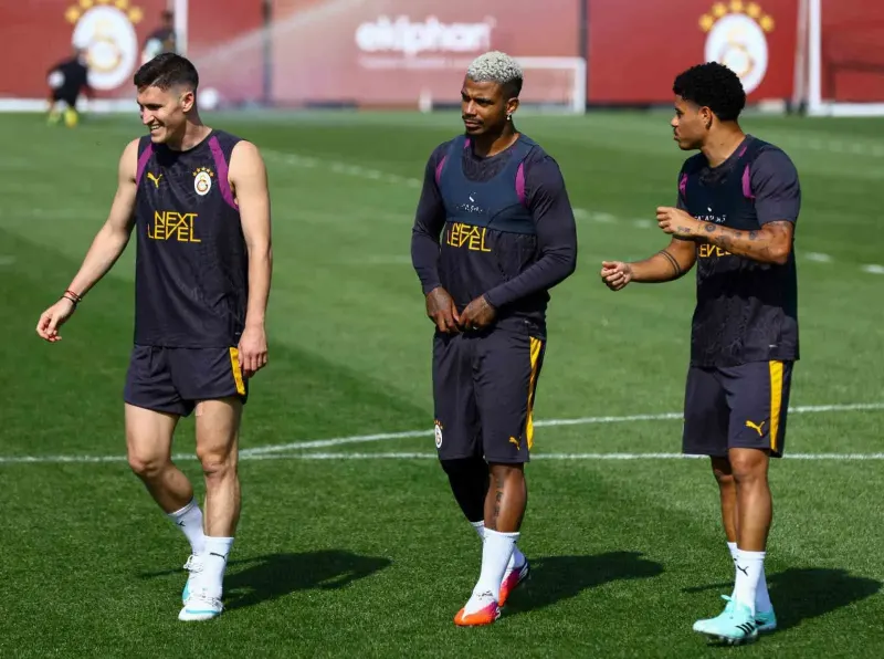 Galatasaray, Barcelona Müsabakası Öncesi Son Antrenmanını Gerçekleştirdi