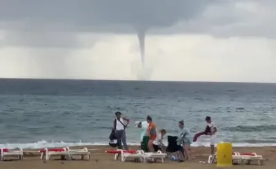 Alanya Açıklarında Öğle Saatlerinde Peş Peşe Üç Hortum Görüntülendi