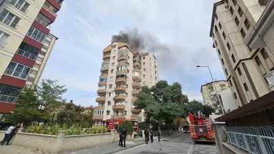 Kayseri’de 9 Katlı Binanın Çatısında Korkutan Yangın
