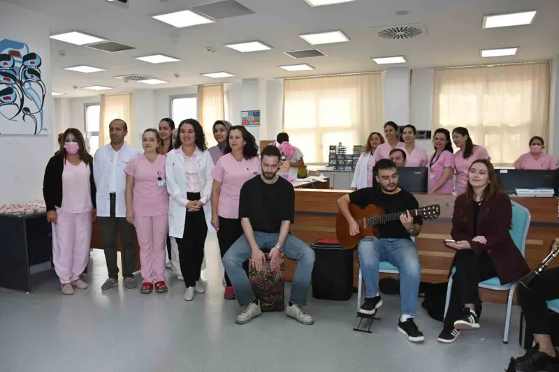 Manisa Celal Bayar Üniversitesinde Kanser Hastaları İçin Moral Konseri Düzenlendi