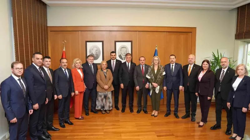 İzmir Büyükşehir Belediyesi Tarihi Şato'da Kritik Zirveye Ev Sahipliği Yaptı