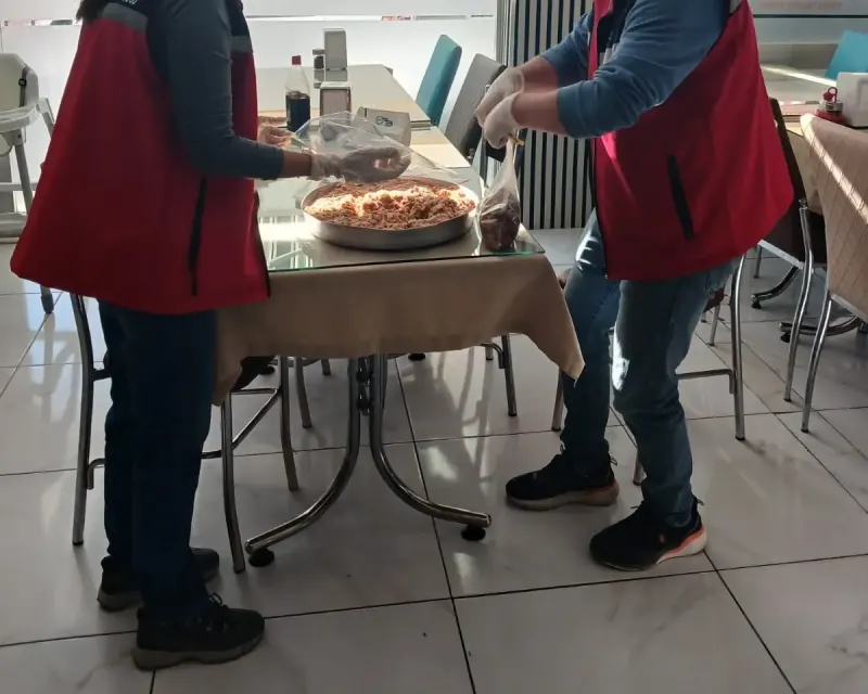Uşak'ta Gıda Güvenliği İçin Et ve Et Ürünlerinden Numune Alındı