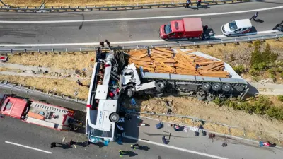 Manisa'daki Faciada Eşini Kaybeden Yaralı Yolcu Kazanın Detaylarını Anlattı