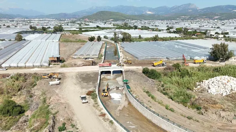 Antalya Kumluca'da Sel Tehdidini Ortadan Kaldıracak Projede Yüzde 20 Aşama Kaydedildi