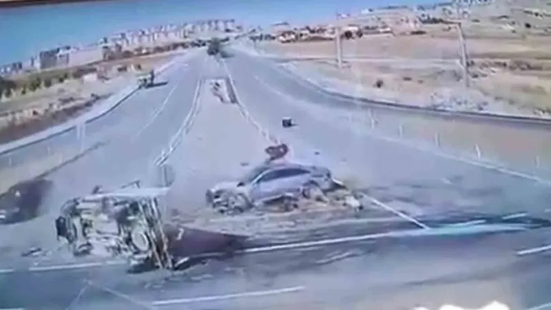 Kahramanmaraş'ta MHP'li Vekilin Yaralandığı Feci Kazanın Görüntüleri Çıktı