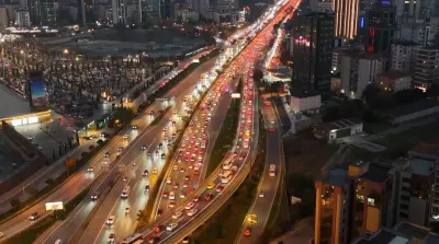 İstanbul Genelinde Hafta Başında Trafik Yoğunluğu Yüzde 72 Oranına Ulaştı
