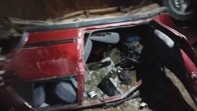 Osmaniye'de Otomobil Köprü Temeline Düştü: Yaralanan Baba ve Çocuğu Kurtarıldı