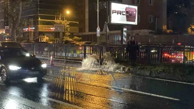 Beşiktaş Nisbetiye Caddesi’ndeki Çalışmada Boru Patladı, Zincirlikuyu Alt Geçidini Su Bastı