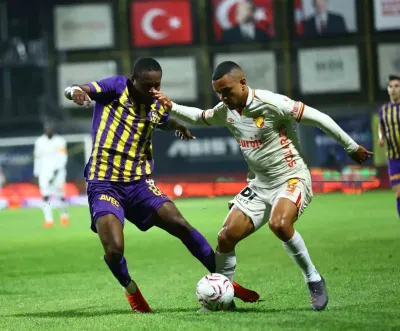 Trendyol Süper Lig'de Eyüpspor Karşısında Göztepe İlk Yarıyı Önde Kapattı