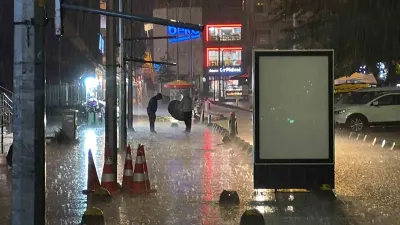 Düzce'de Şiddetini Artıran Sağanak Yağış Hayatı Olumsuz Etkiledi