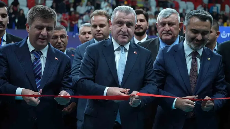 Bakan Bak Kırıkkale'de Yeni Spor Salonunun Açılışını Gerçekleştirdi