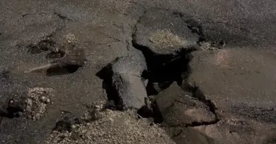Adıyaman Besni'de Sağanak Yağış Sonrası Yollarda Çökmeler Meydana Geldi