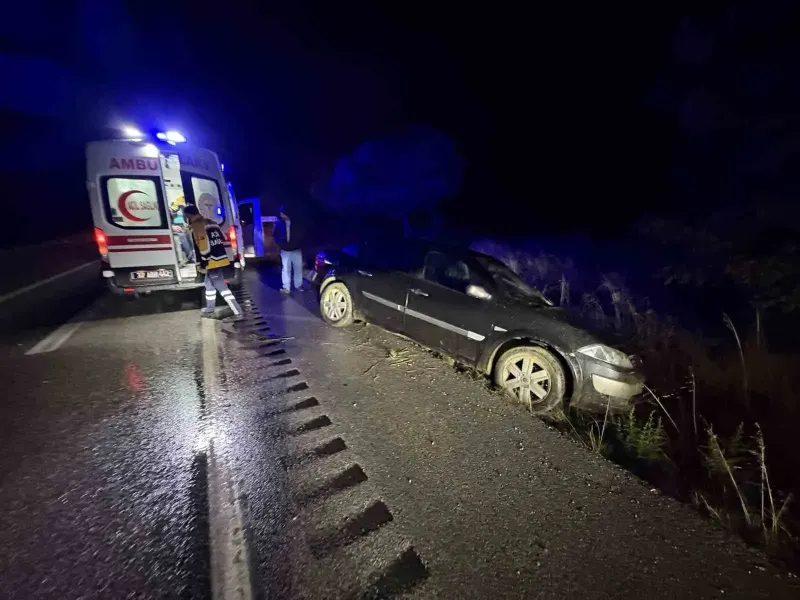 Kastamonu'da Kaygan Yolda Kontrolden Çıkan Otomobil Refüje Çarptı: 1 Yaralı
