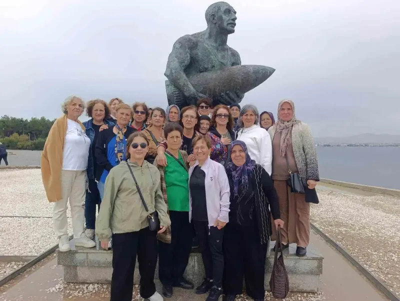 Sarıgöllü Kadınlar Çanakkale Ziyaretinde Tarihi Yerleri Gezdi