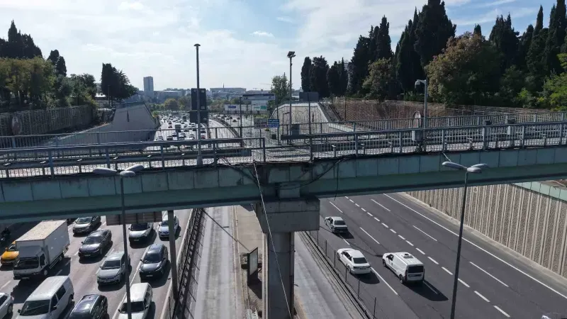 Edirnekapı Metrobüs İstasyonu Üst Geçidi Aylar Geçmesine Rağmen Açılmadı