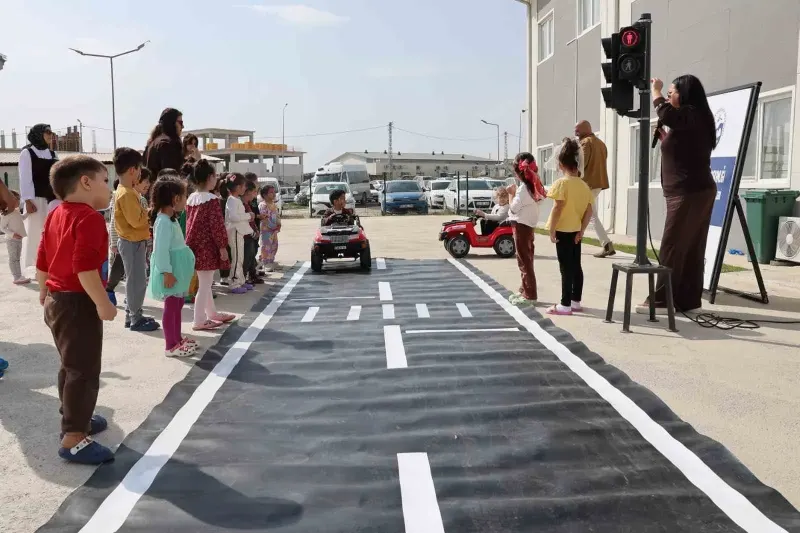Hatay Büyükşehir Belediyesinden Miniklere Trafik Bilinci Eğitimi