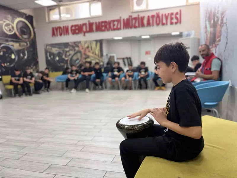 İlkokul Öğrencileri Aydın Gençlik Merkezi'ni Ziyaret Etti