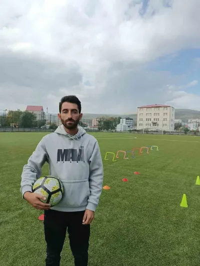 Çocuklar İçin Ücretsiz Futbol Kursu Çıldır'da Başlıyor