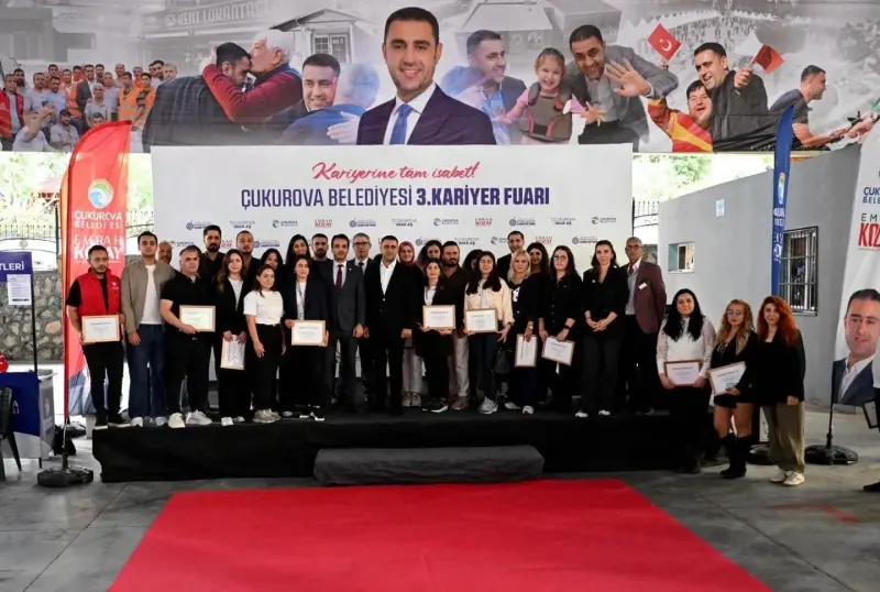 Çukurova Belediyesi Tarafından Düzenlenen 3. Kariyer Fuarı'nda İstihdam Buluşması