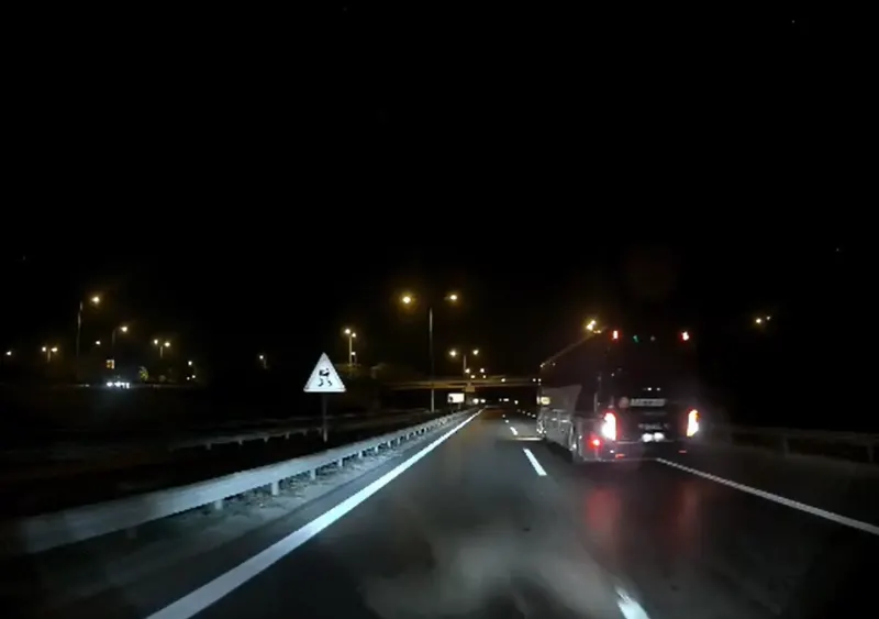 Yalova Ve Bursa Karayolunda Otobüsün Geri Manevra Yaptığı O Anlar Kamerada