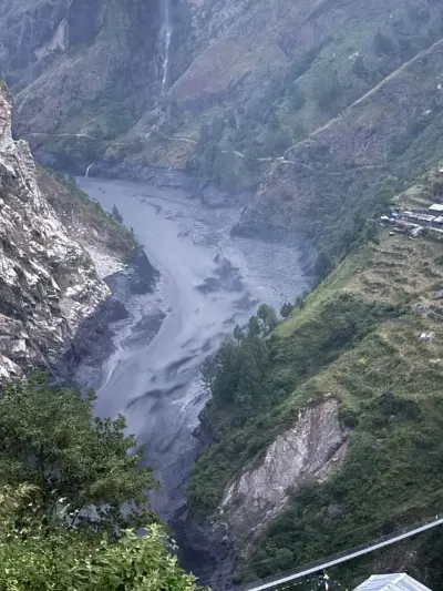 Nepal’in Gorkha Bölgesinde Şiddetli Sel Nedeniyle Yabancı Dağcılar Mahsur Kaldı