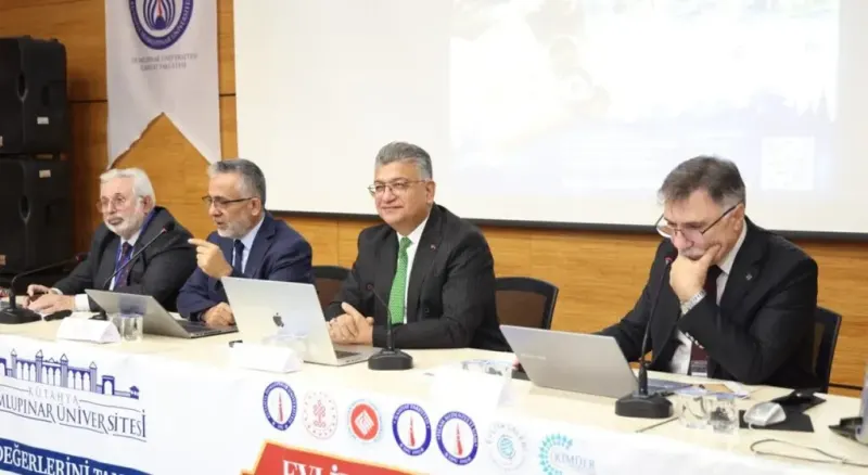 Kütahya Dumlupınar Üniversitesinde Evliya Çelebi Sempozyumu Düzenlendi