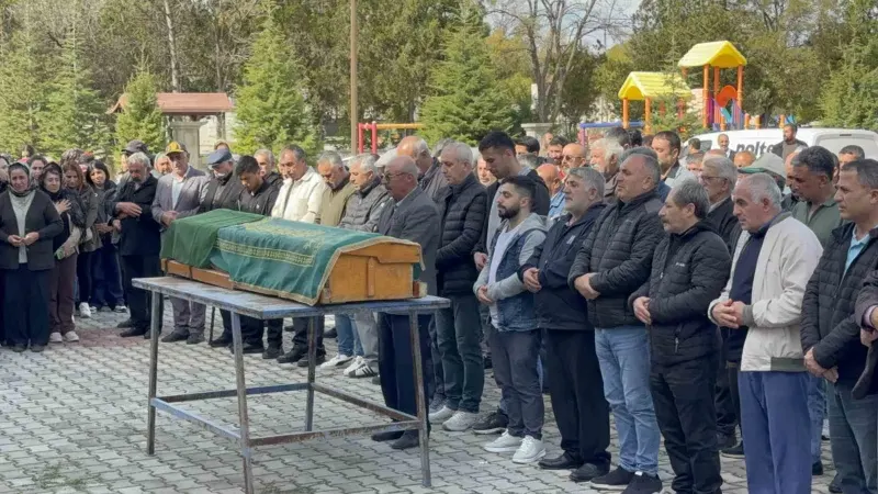 Manisa'daki Feci Kazada Hayatını Kaybeden Zülfinaz Tosun Konya'da Toprağa Verildi
