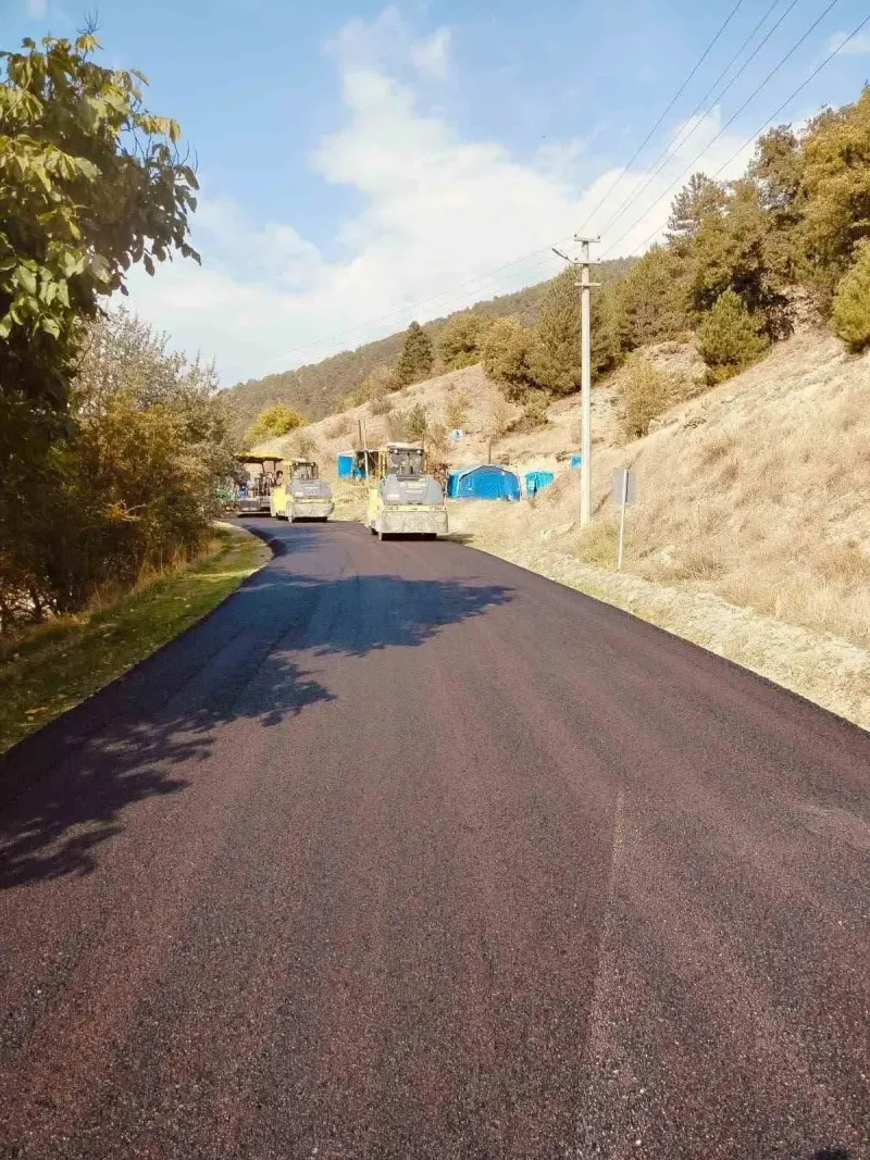 Bolu Mudurnu Dedeler Ve Cuma Köylerinde Sıcak Asfalt Çalışması Başlatıldı