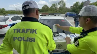 Düzce'de Trafik Denetimlerinde Bin 830 Sürücüye Cezai İşlem Uygulandı