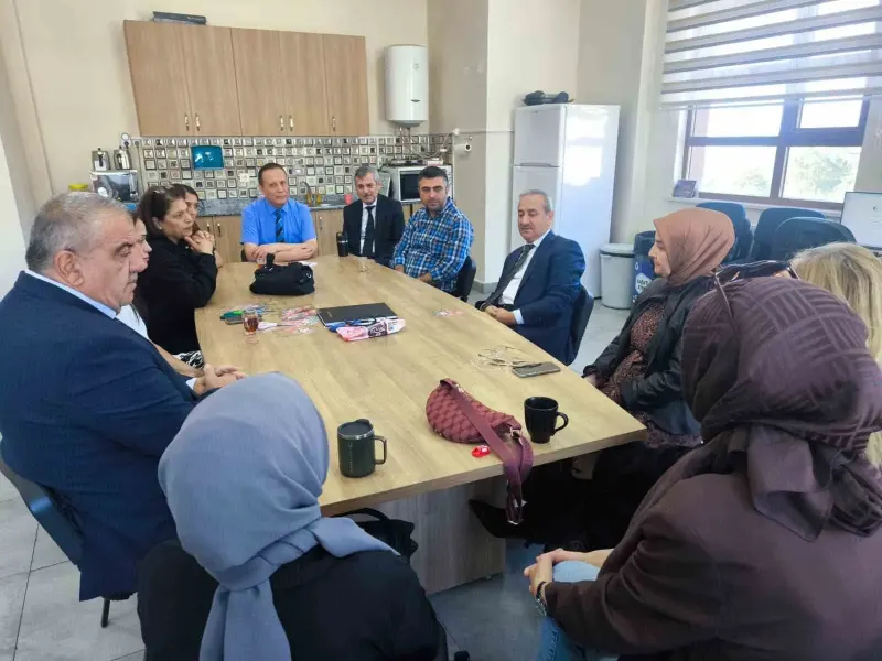 Karabük Milli Eğitim Müdürü Nevzat Akbaş Safranbolu'da Öğretmenlerle Buluştu