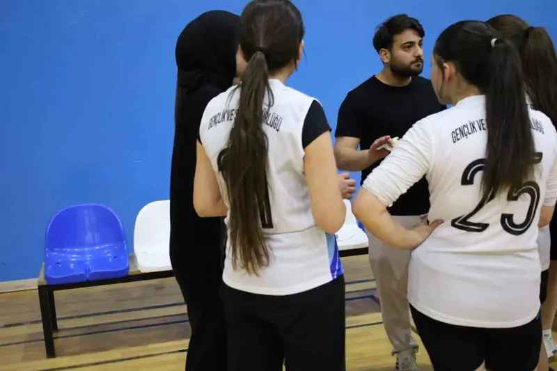 Ağrı Ve Van Kız Çocukları Voleybol Müsabakasında Buluştu