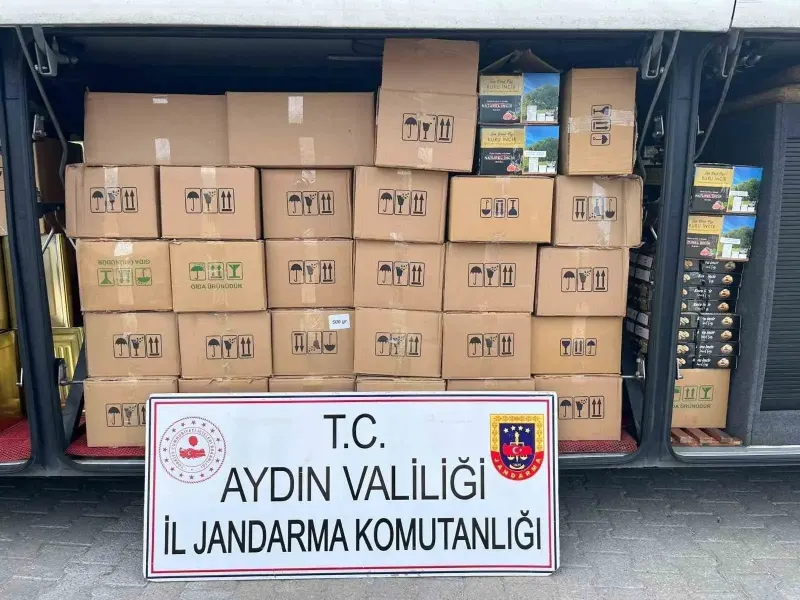 Köşk İlçesinde Şehirlerarası Otobüste Kaçak İncir Operasyonu