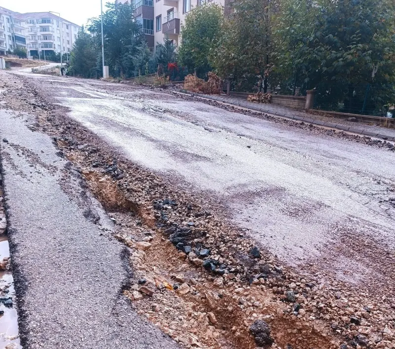 Adıyaman Gölbaşı İlçesinde Şiddetli Yağış Sel Felaketine Yol Açtı