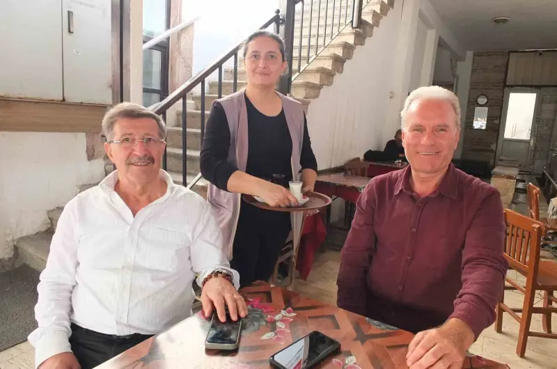 Burhaniye Kahvehanelerinde Sonbaharla Birlikte Süt Sezonu Açıldı