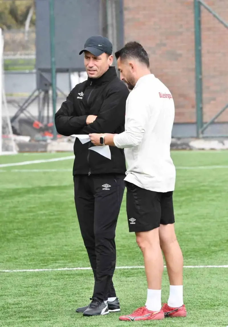 Balıkesirspor Teknik Direktörü Cem Kavçak'tan Üç Maçlık Zorlu Fikstür İçin 7 Puan Hedefi