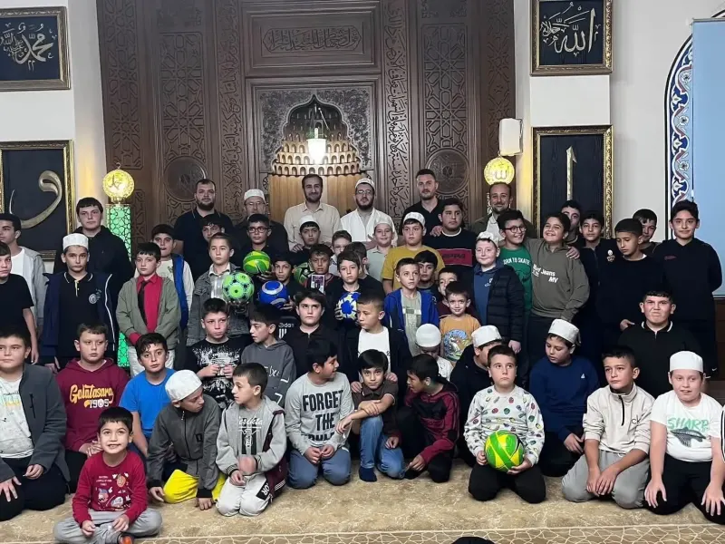 Burhaniyeli Çocuklar Kocaatlı Camii'nde Düzenlenen Etkinlikte Buluştu