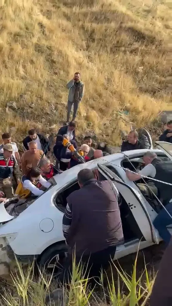 Elazığ'da Meydana Gelen Trafik Kazasında Üç Kişi Yaralandı