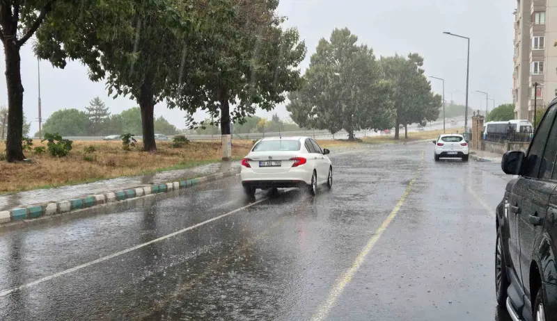 Tekirdağ'da Ani Sağanak Yağış Hayatı Olumsuz Etkiledi