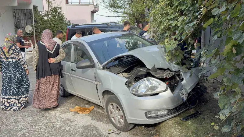 Samsun'da Dört Aracın Karıştığı Zincirleme Kaza Maddi Hasarla Atlatıldı
