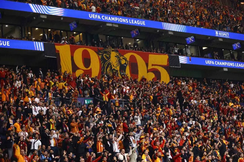 Galatasaray, Barcelona Karşısına Üç Değişiklikle Çıktı